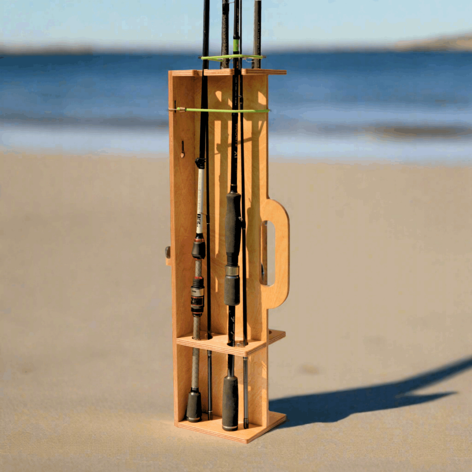 Mobilus meškerių stovas su rankena.  Mobilus meškerių dėklas skirtas 4 vnt. meškerėms.