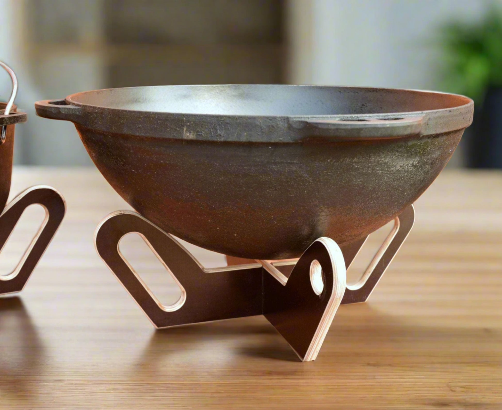 Universalus 5-16 litrų puodo, kazano stovas, padėklas, laikiklis.