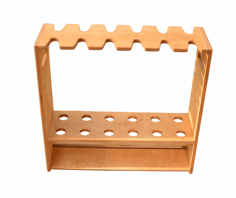 Stovas meškerėms - 12 meškerių. Matmenys 63cm x 20cm x 60cm.