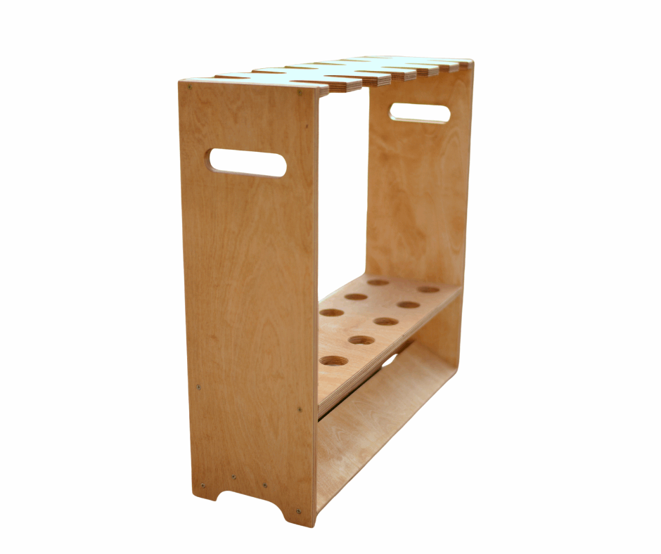 Stovas meškerėms - 12 meškerių. Matmenys 63cm x 20cm x 60cm.